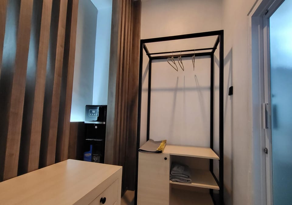 Premier Room, Multiple Beds, Non Smoking, Garden View | Egyptian cotton sheets, premium bedding, memory foam beds