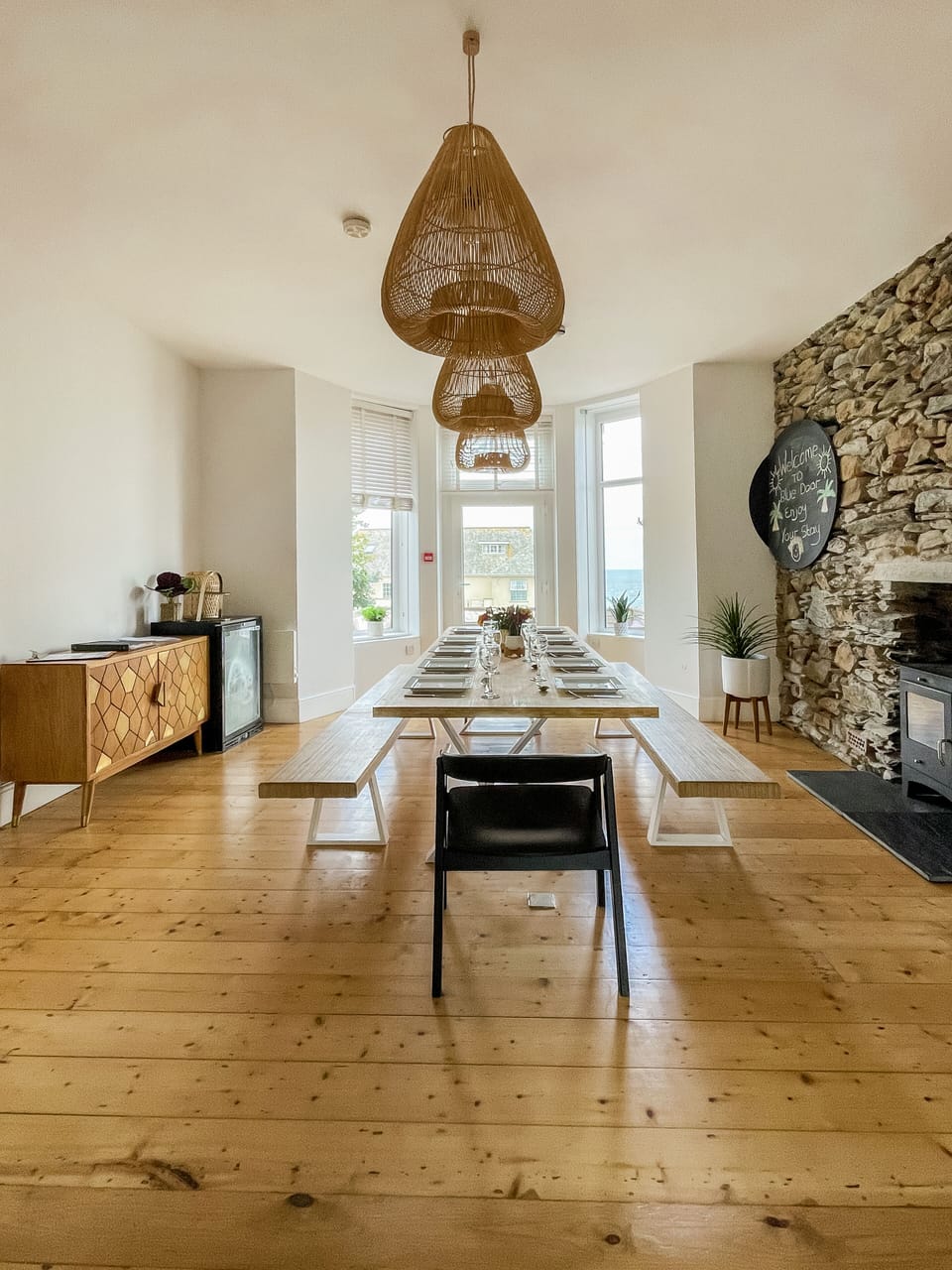 Large kitchen/diner.