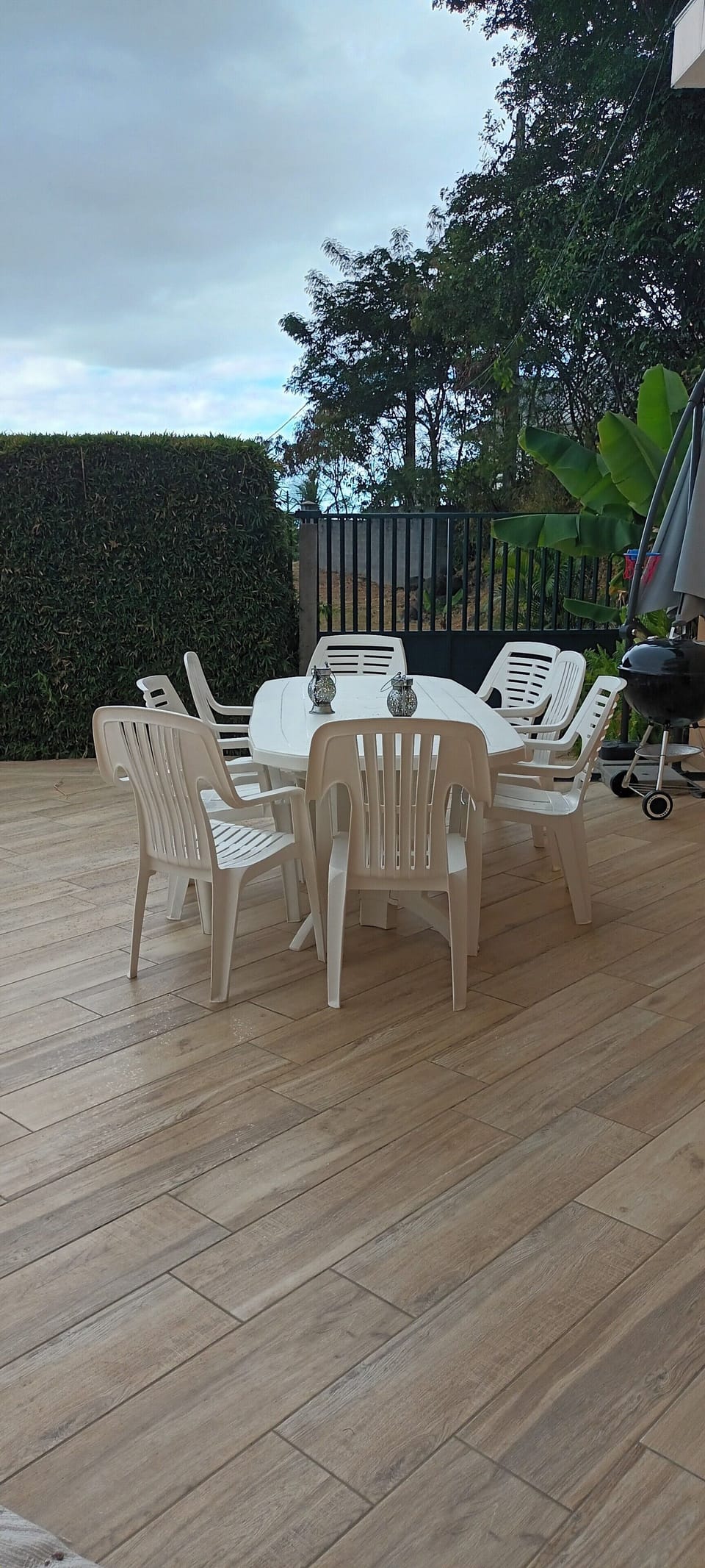 Outdoor dining