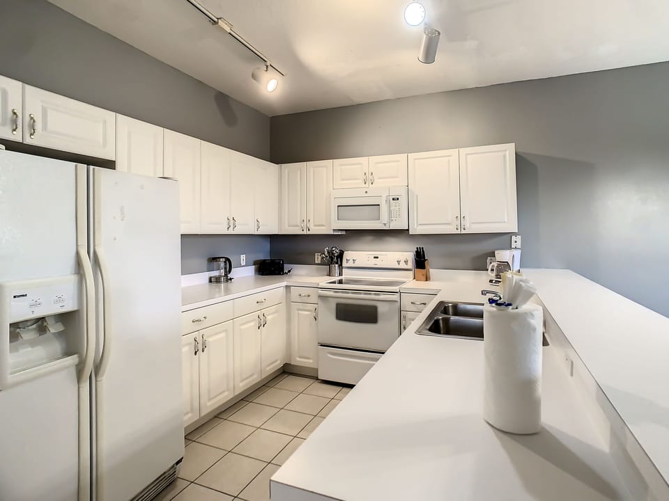 Fully equipped kitchen