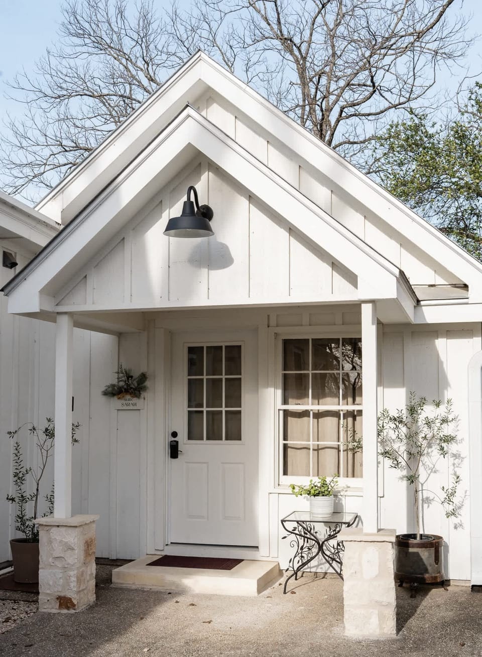 Suite Sarah - tucked away on a historic property
