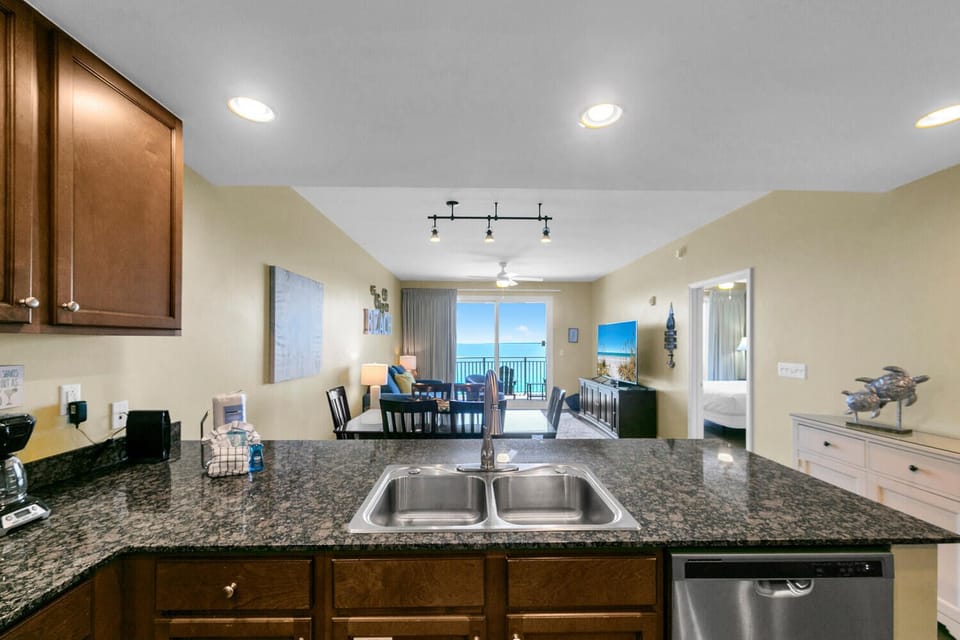 16701 Front Beach Rd 1204-large-016-036-1j0a9720-1500x1000-72dpi