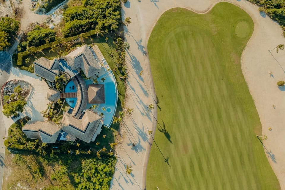 Unique luxury ocean-view villa w/ english speaking staff & private beach club (3108)