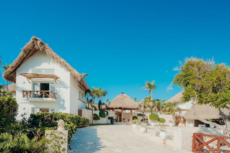 Unique luxury ocean-view villa w/ english speaking staff & private beach club (3111)