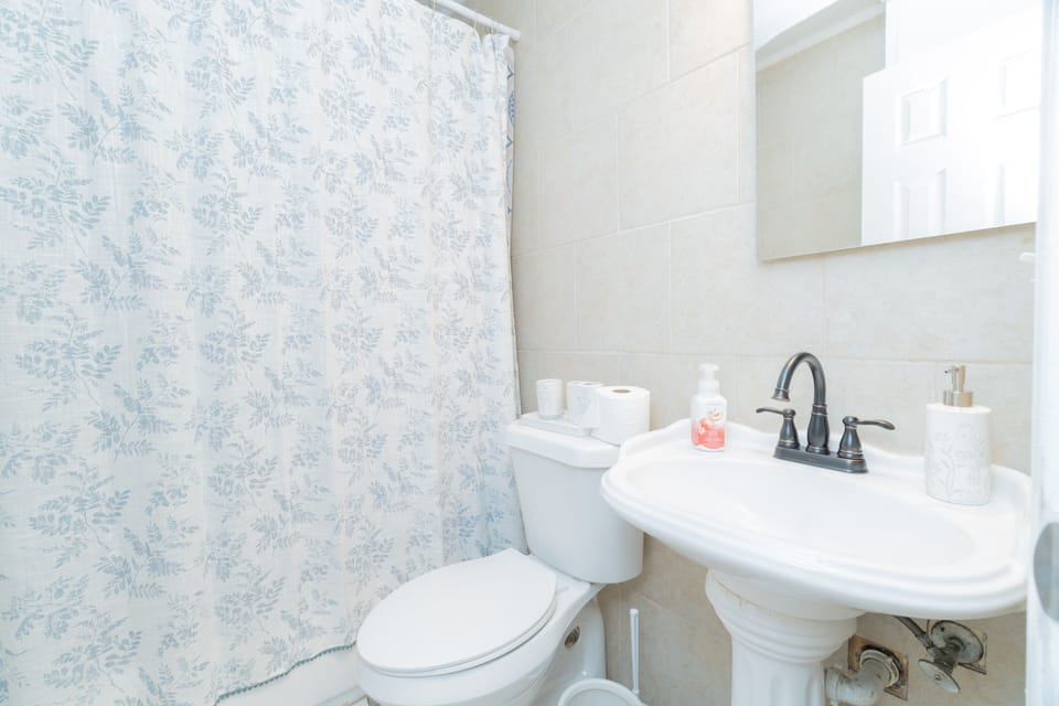 Full Bathroom