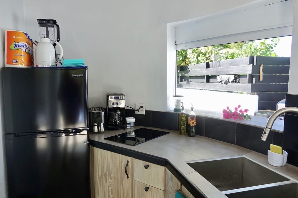 kitchen, fully stocked