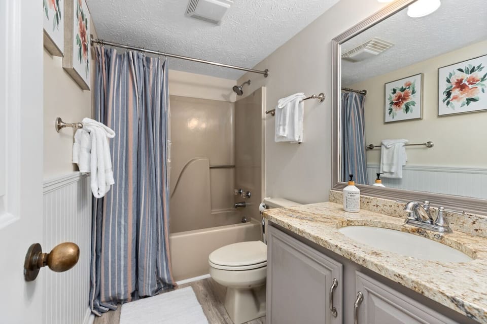 Bath for 2nd Bedroom