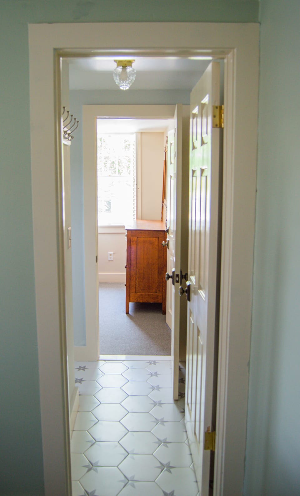 Classic Room, 2 Bedrooms | Bathroom | Shower, designer toiletries, hair dryer, towels