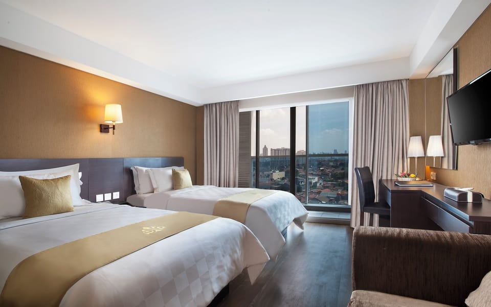 1 bedroom, premium bedding, minibar, in-room safe