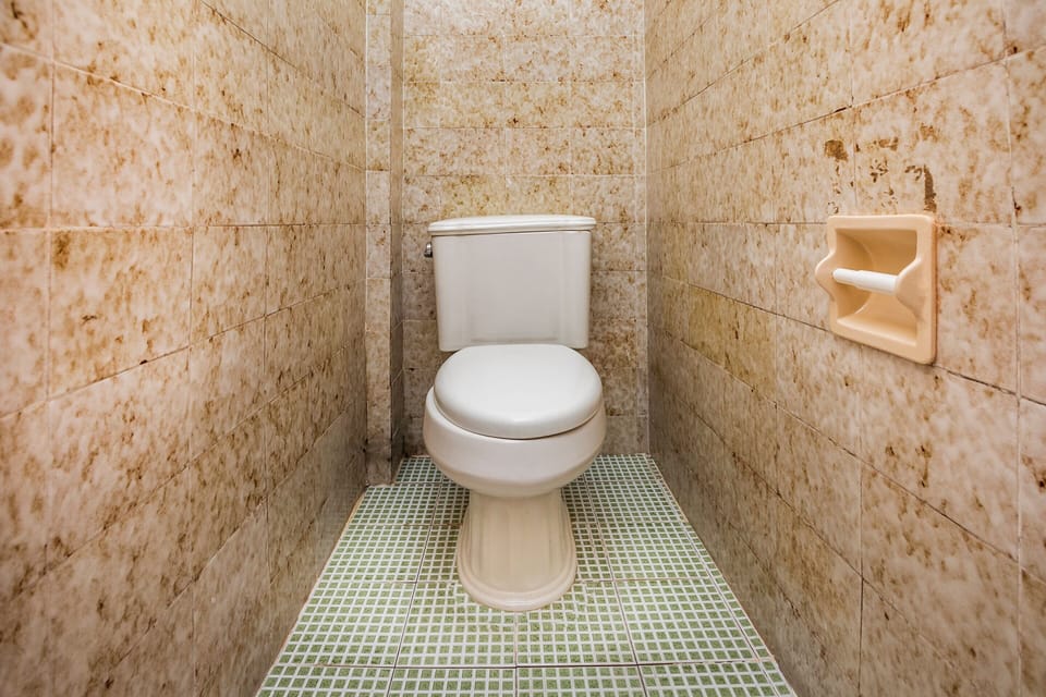 Standard Room, 2 Double Beds | Bathroom | Shower, free toiletries, towels, soap