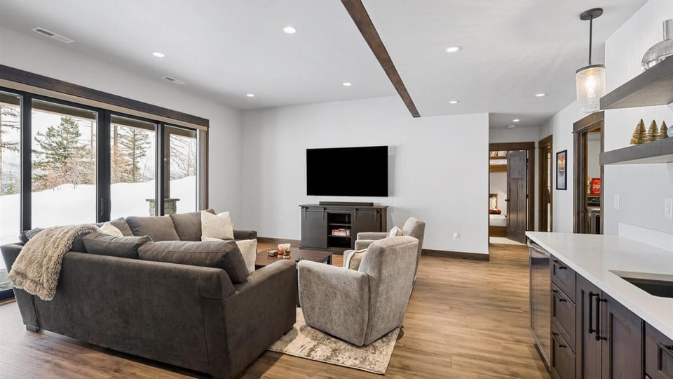 The Sunrise Ridge Chalet (6593)