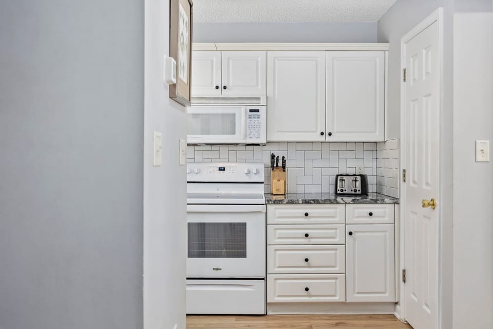 Looking into the kitchen from the hallway!