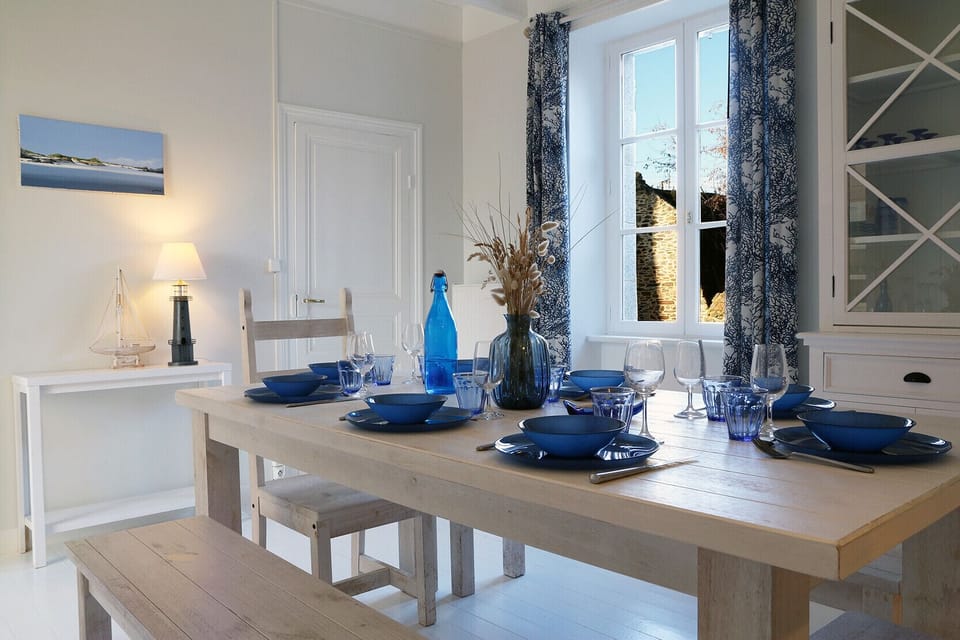 Dining room with seaside decoration