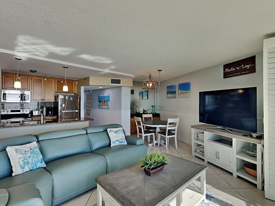Living Area - Open Floor Plan