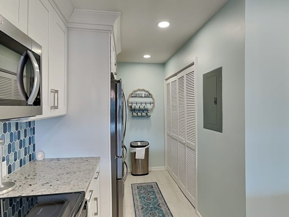 Kitchen (2)