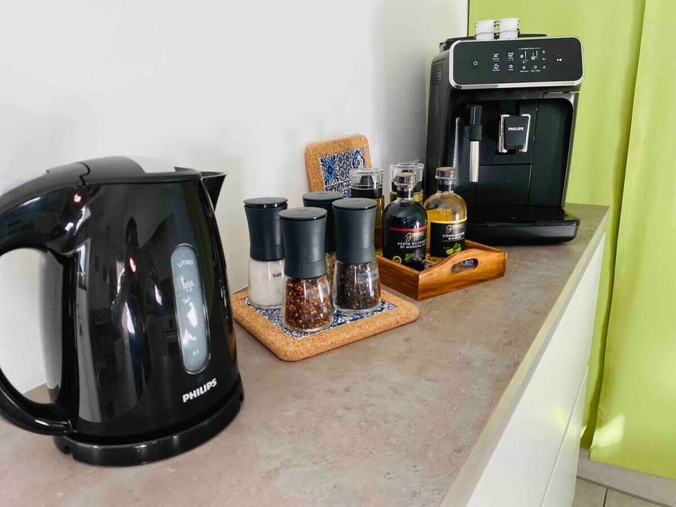 Spices like; Chili, garlic, salt and pepper. Fully automatic coffee machine