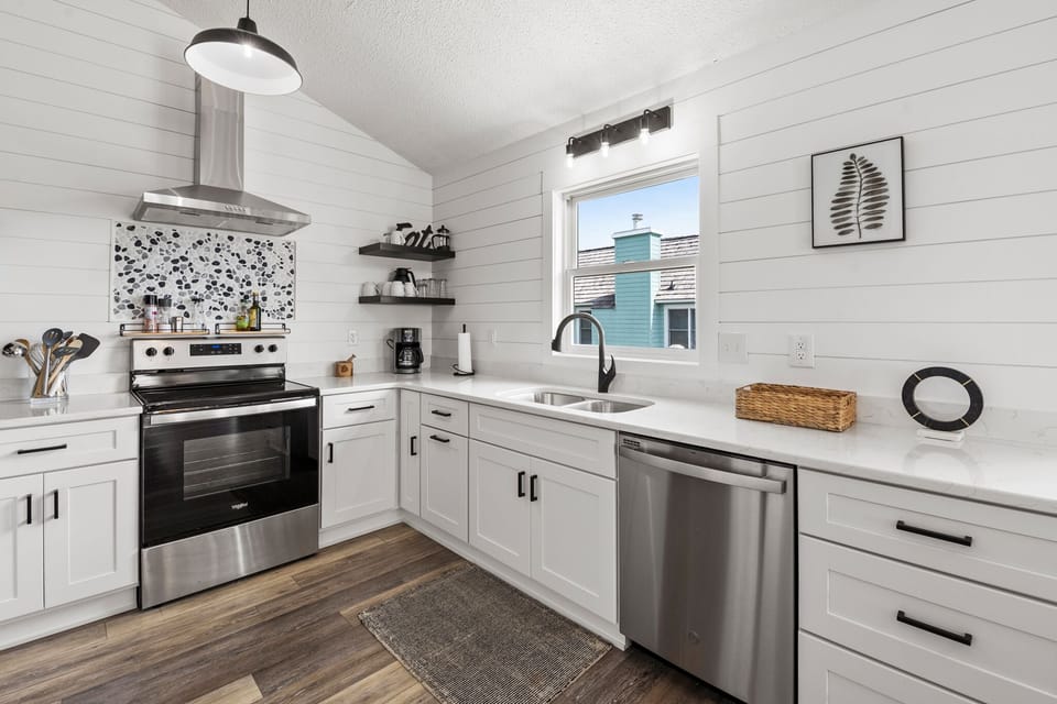 SS78: Banx Sea | Top Level Kitchen