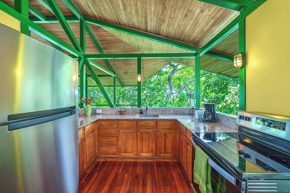 Fully equipped kitchen