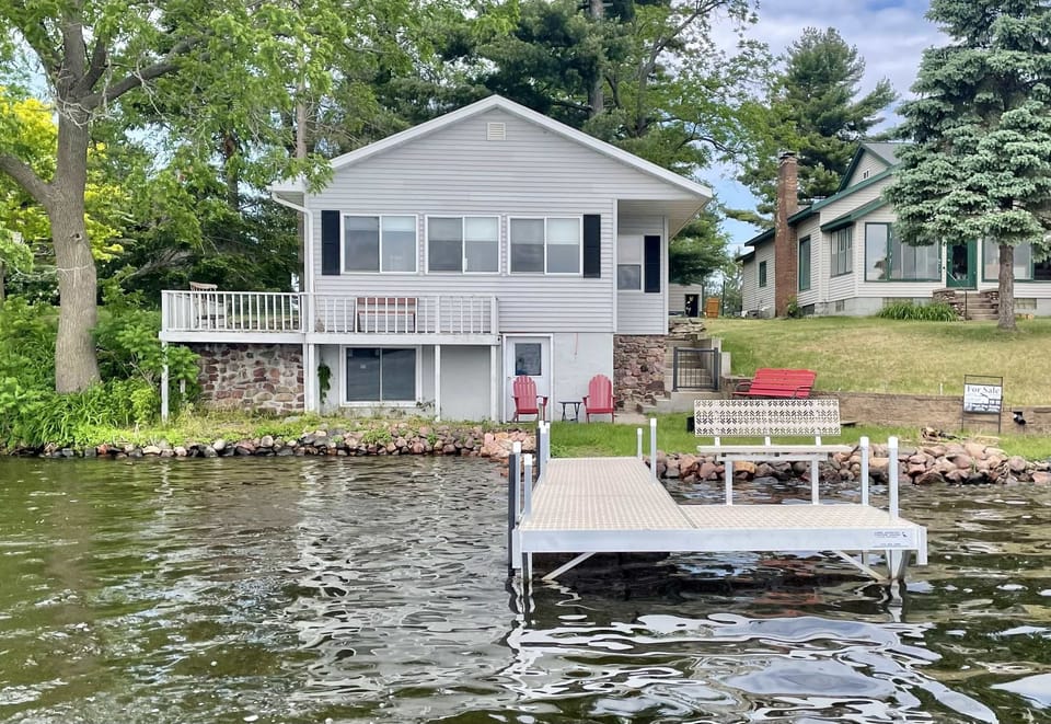 Lake side cabin with balcony and 20 ft dock