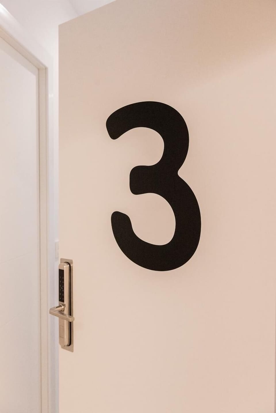 Family Quadruple Room, Ensuite | Bathroom | Shower, free toiletries, hair dryer, towels