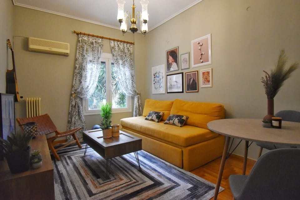 Apartment | Living area | Flat-screen TV