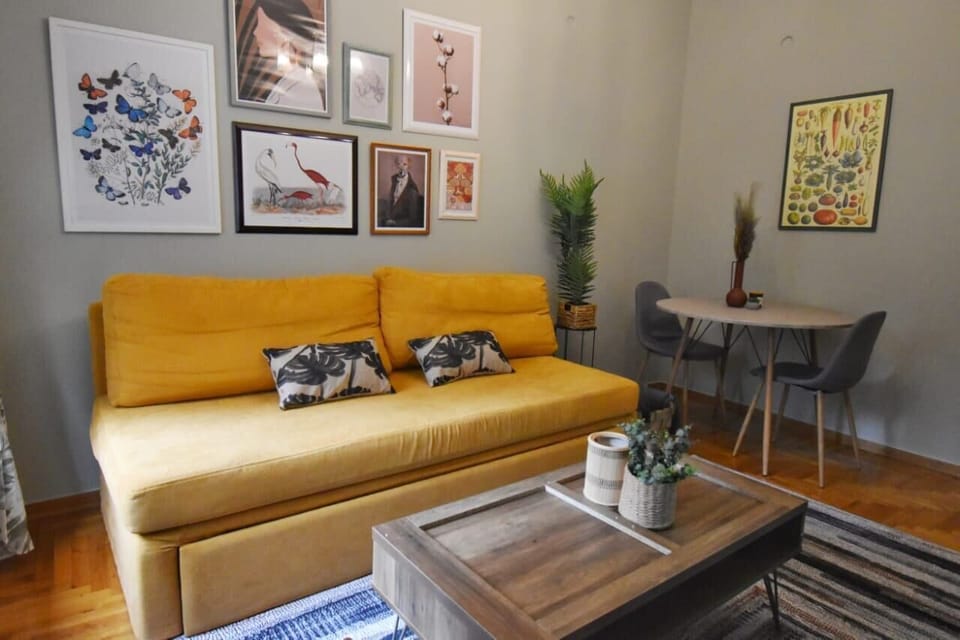 Apartment | Living area | Flat-screen TV