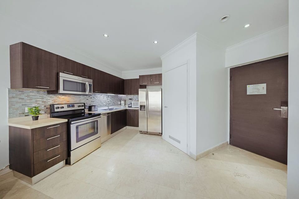 A fully equipped kitchen perfect for preparing sumptuous meal for your family.