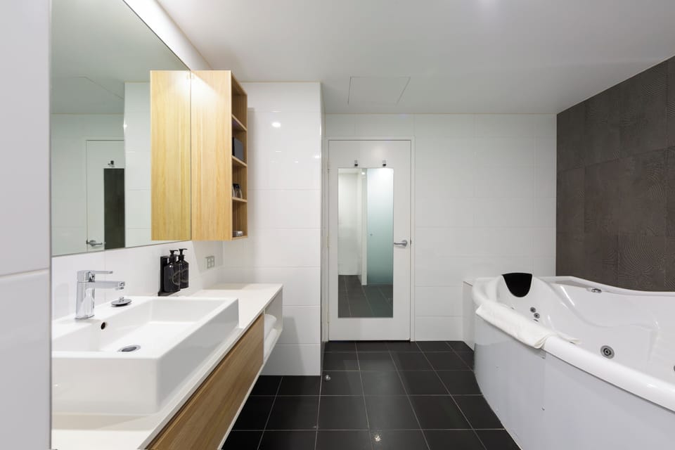Spa Suite | Premium bedding, in-room safe, individually decorated