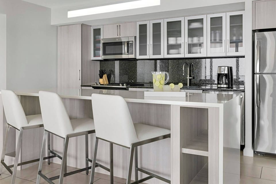 Full Kitchen.