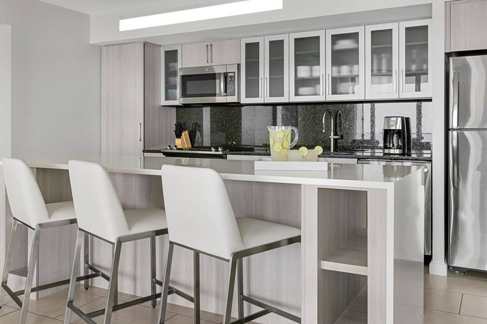 Full Kitchen.