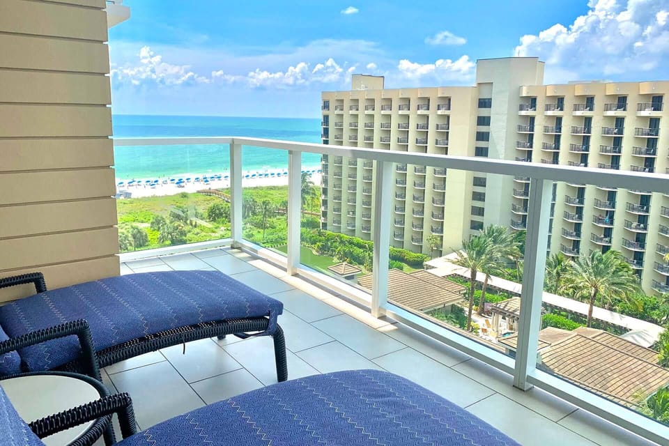 Island View Balcony (Floor Location Assigned At Check-in).