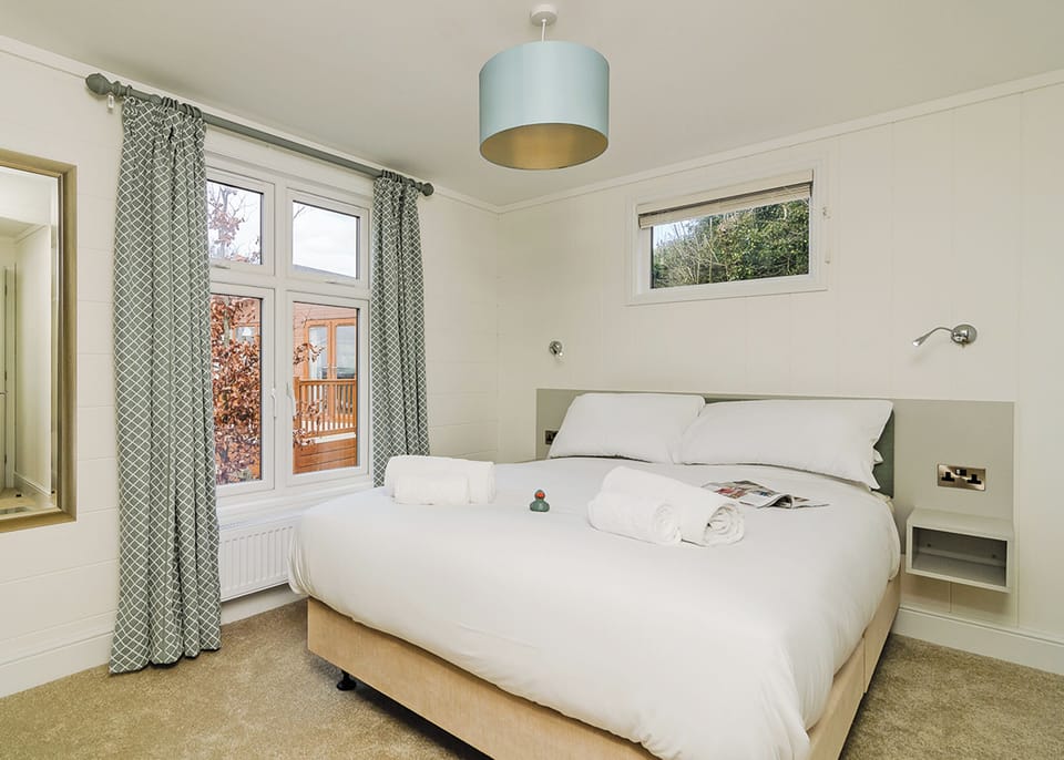 Bedroom, Bed