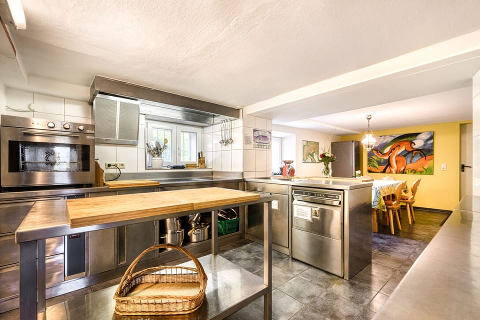 Standard House | Private kitchen | Full-size fridge, microwave, oven, stovetop