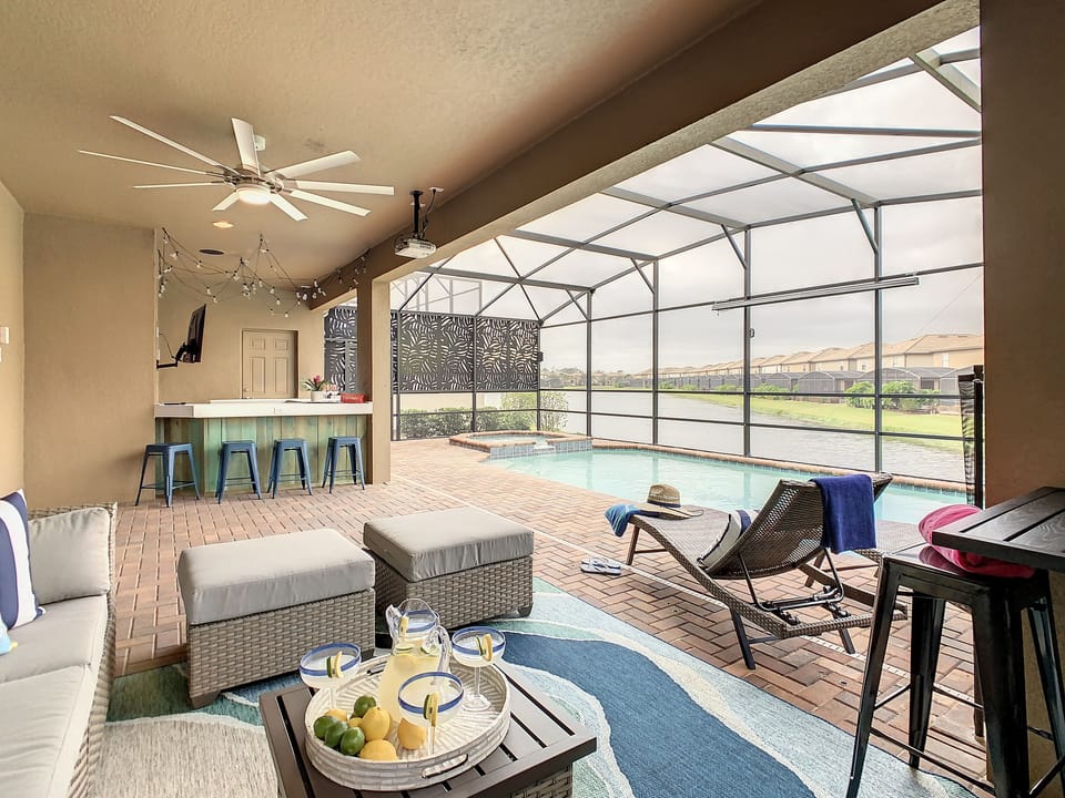 West Facing Pool - Beautiful View