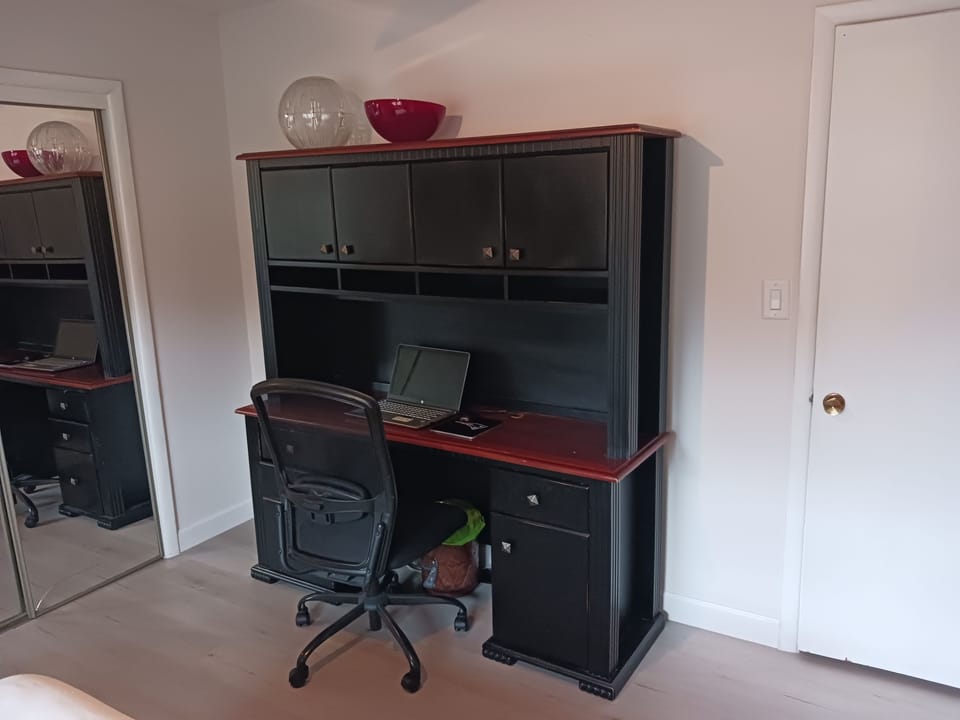 Full size desk in guest bedroom #2