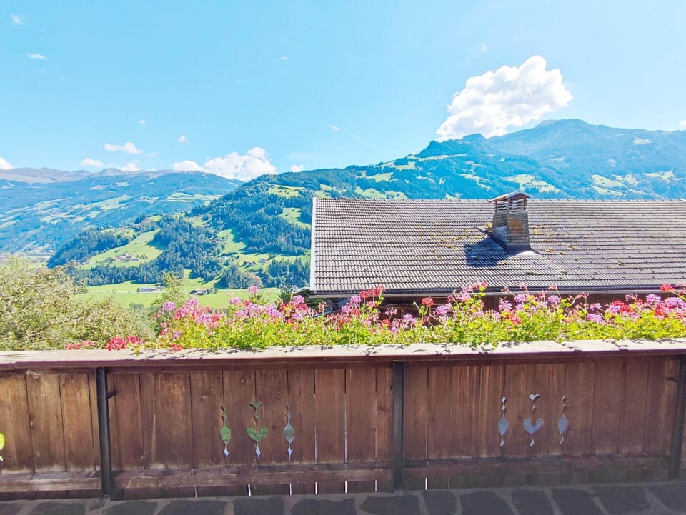 House | Balcony