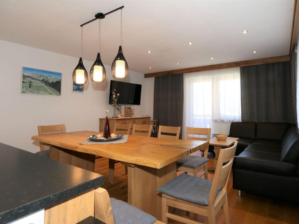 House | Dining