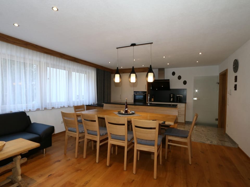 House | Dining