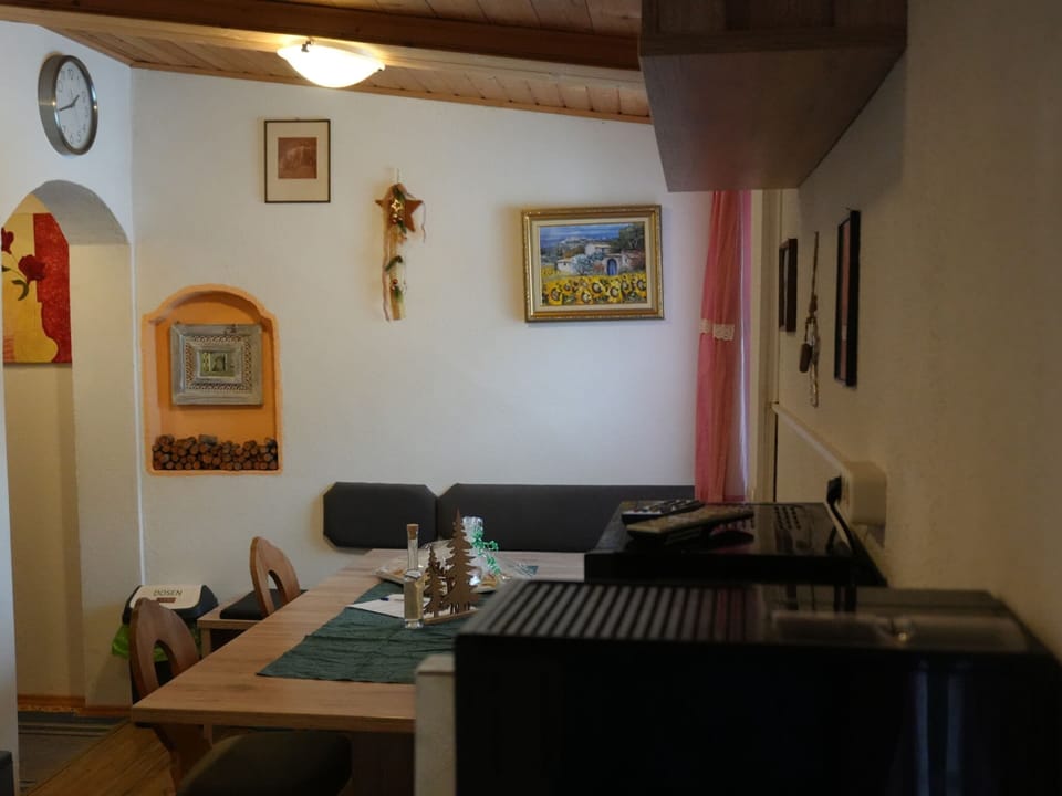 House | Dining