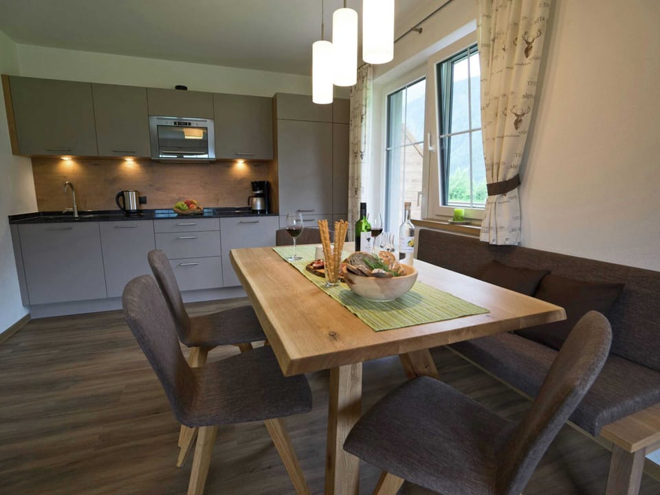 Apartment | Dining