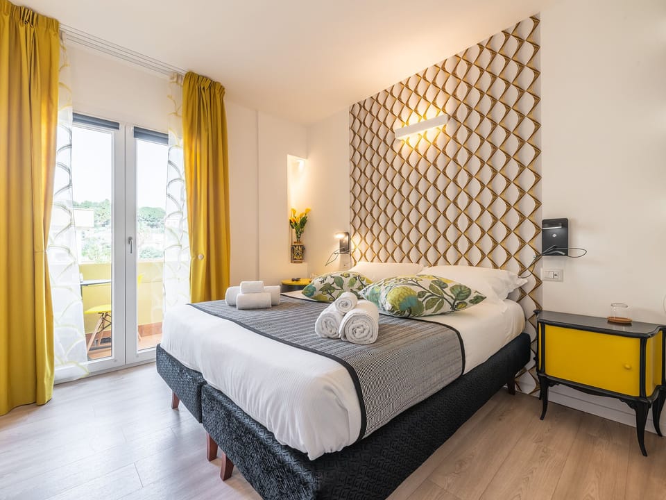 Luxury Room | Egyptian cotton sheets, premium bedding, memory foam beds