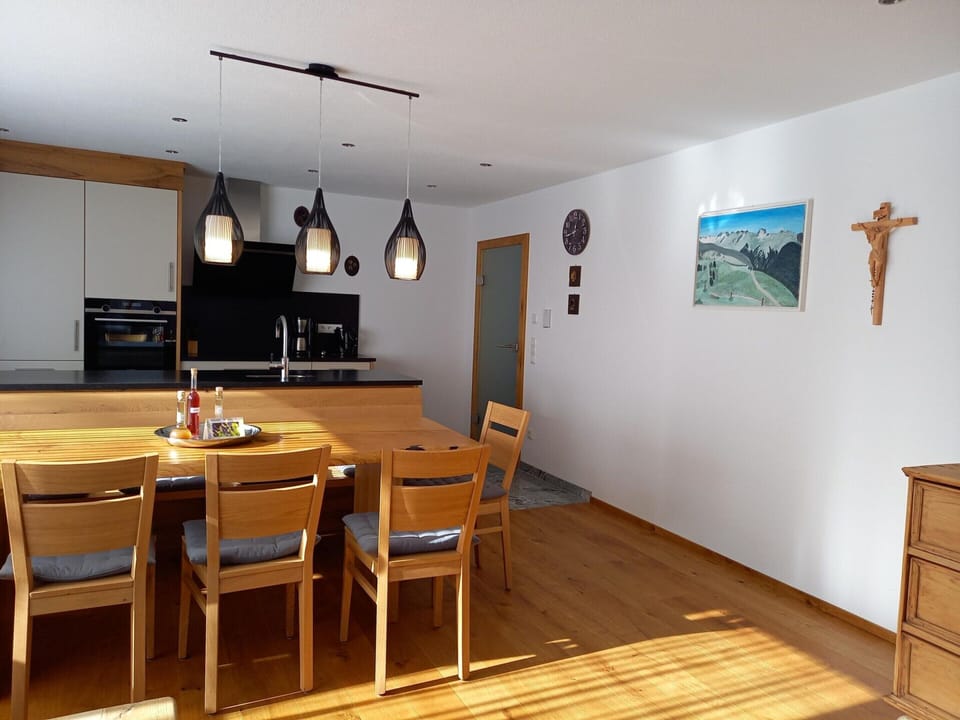 House | Dining