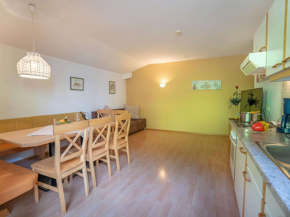 Apartment | Dining