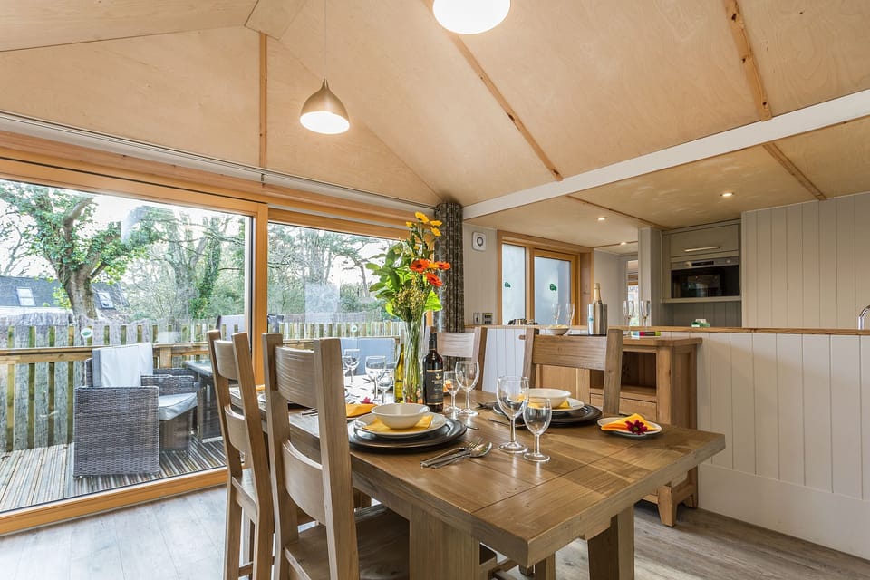 Cottage | Dining