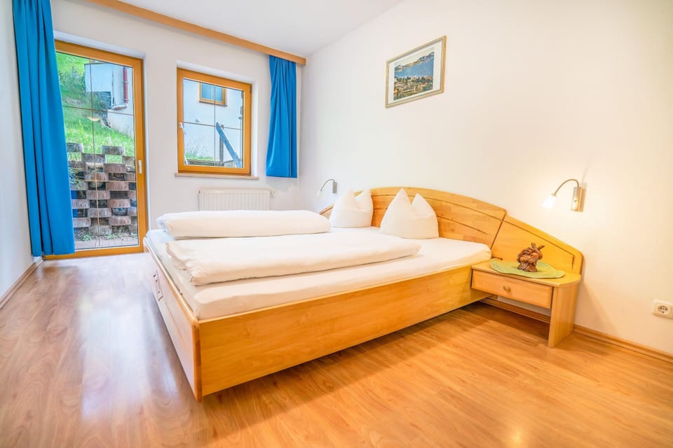 Apartment | 1 bedroom, individually furnished, bed sheets