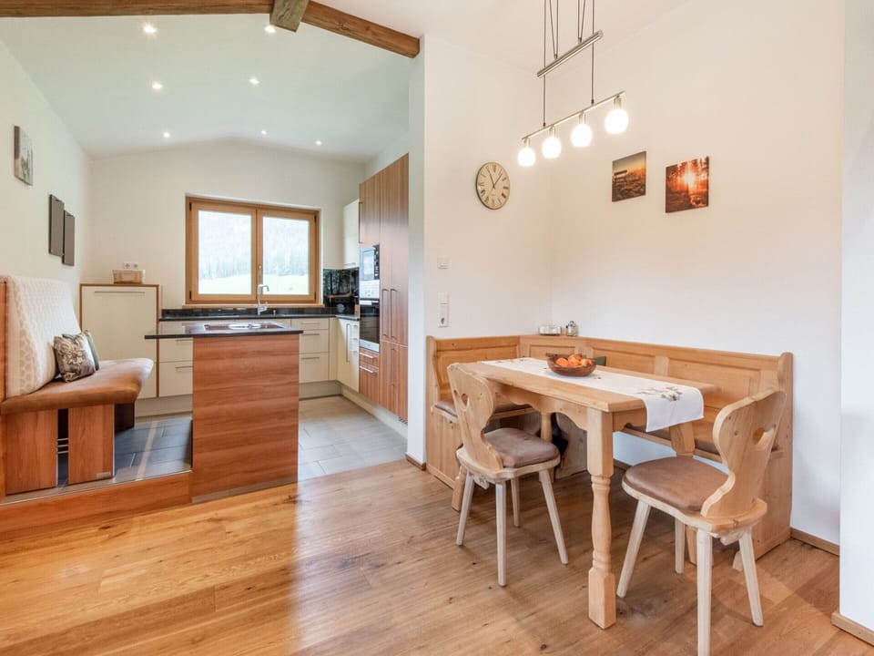 Apartment | Dining