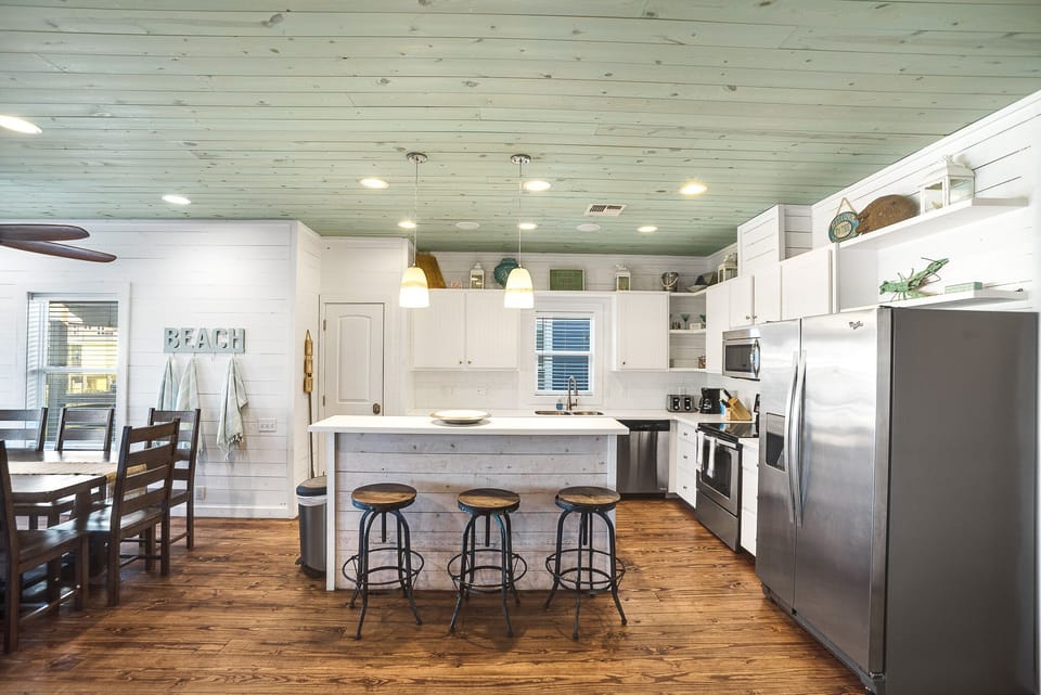 Breakfast bar seating 3.