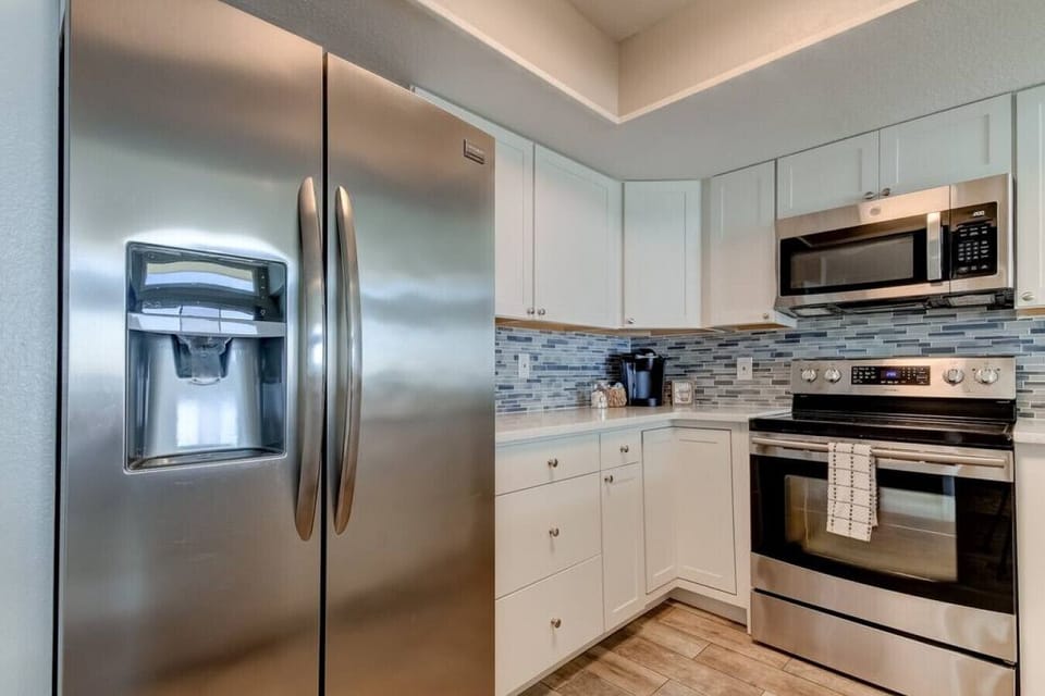 Newly renovated beautiful kitchen with lots of space