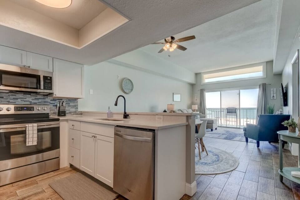 Newly renovated beautiful kitchen with lots of space