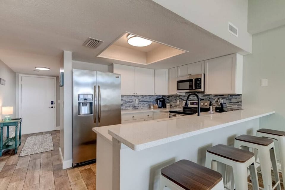 Newly renovated beautiful kitchen with lots of space